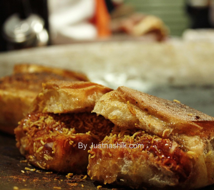 Dabeli at Jalaram Dabeli Nashik