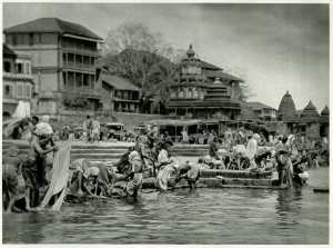 Pilgrims at Bathing Place on the Sacred Godavari (Godaveri) River, Nashik, Maharashtra - India 1928